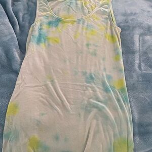 Old Navy Cream Sleeveless Tank Top